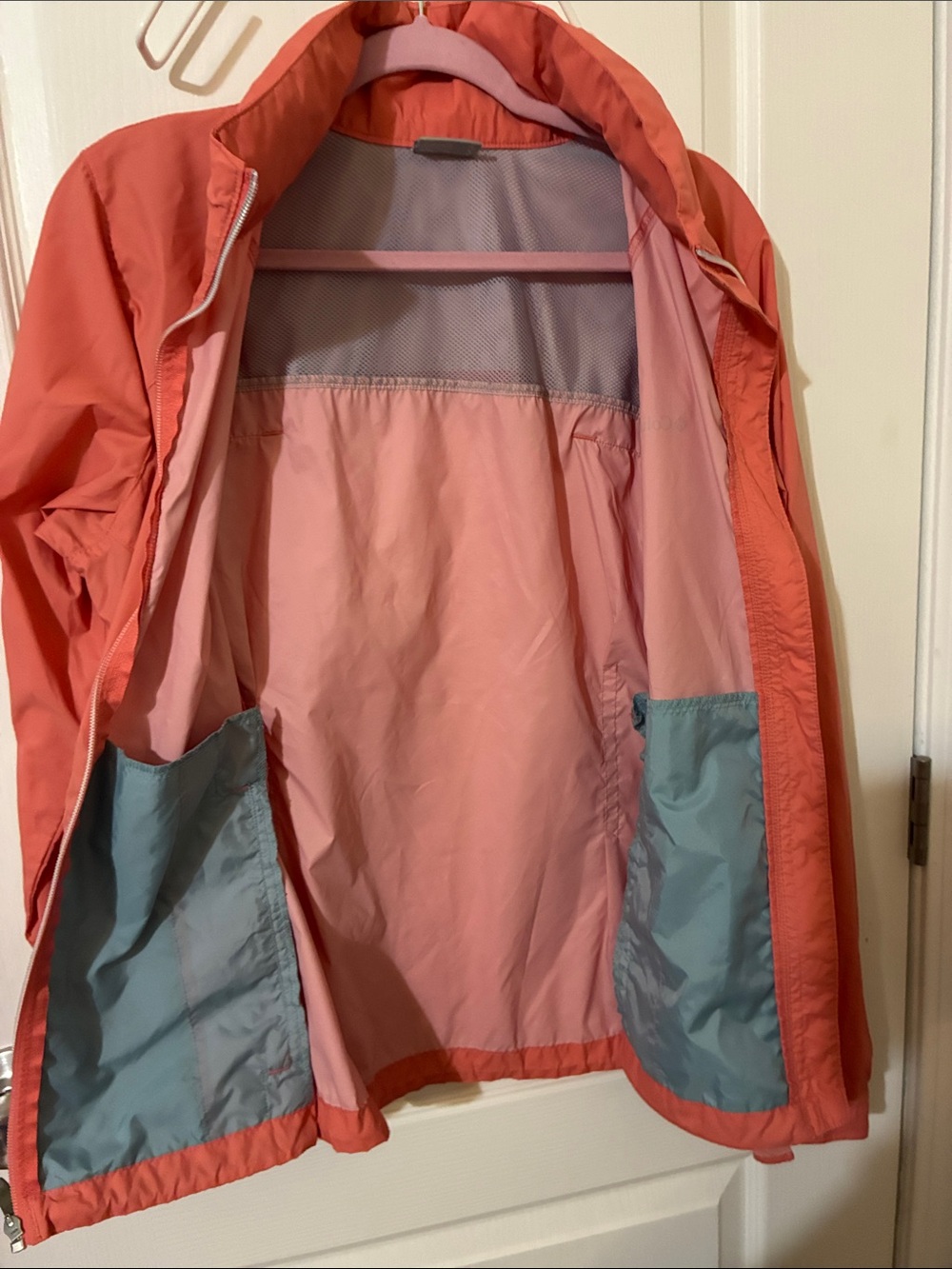 Columbia coral pink windbreaker/rain coat. - Picture 5 of 7